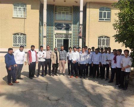بازدید دانش آموزان از کتابخانه